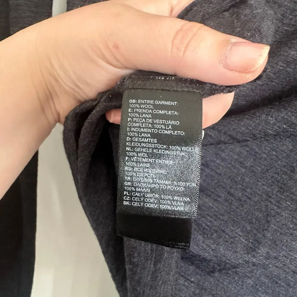 The North Face (S) Wool Base Layer Charcoal Gray Crewneck Long Sleeve Logo Shirt - Picture 5 of 5